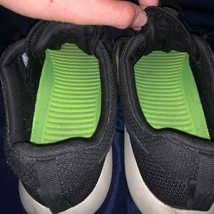 Nike men’s roshe black